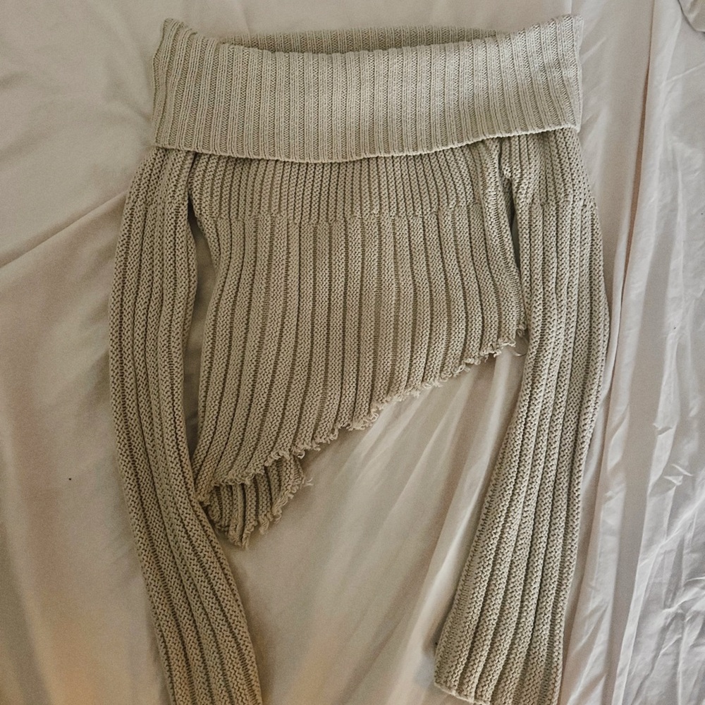 Off-shoulder asymmetrical sweater